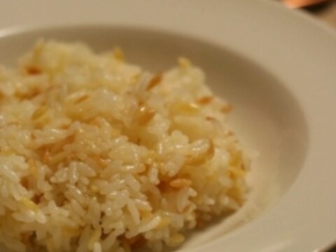トルコ料理☆シェフリエ（米の形のパスタ入り）ピラヴ